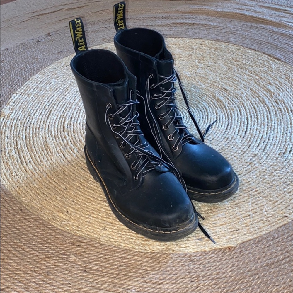 Vegan black boots